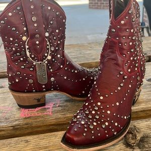 Boho Freebird style Lane studded spark boots size 7 nwt